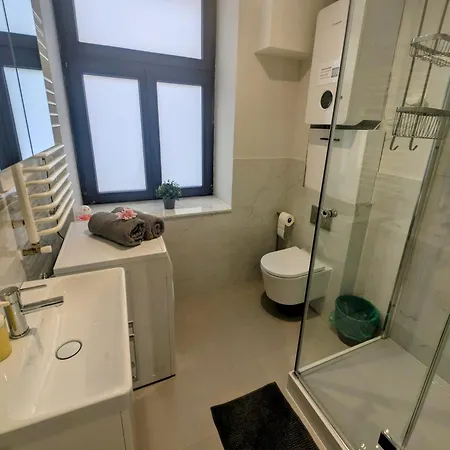 Oliwkowy Swietoduska 12 *